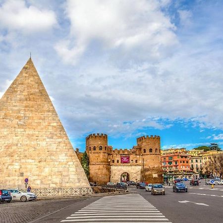 Sweet Rooms Piramide Bed And Breakfast Roma Exterior foto