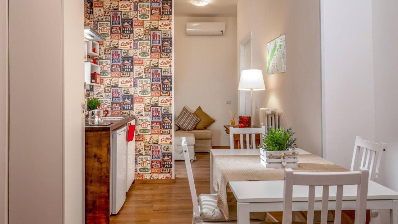 Sweet Rooms Piramide Bed And Breakfast Roma Exterior foto