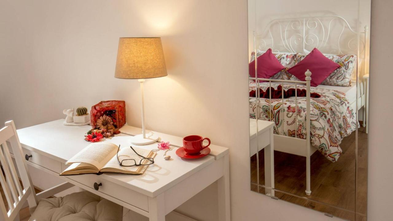 Sweet Rooms Piramide Bed And Breakfast Roma Exterior foto