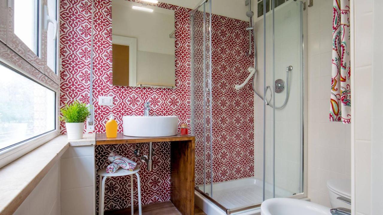 Sweet Rooms Piramide Bed And Breakfast Roma Exterior foto